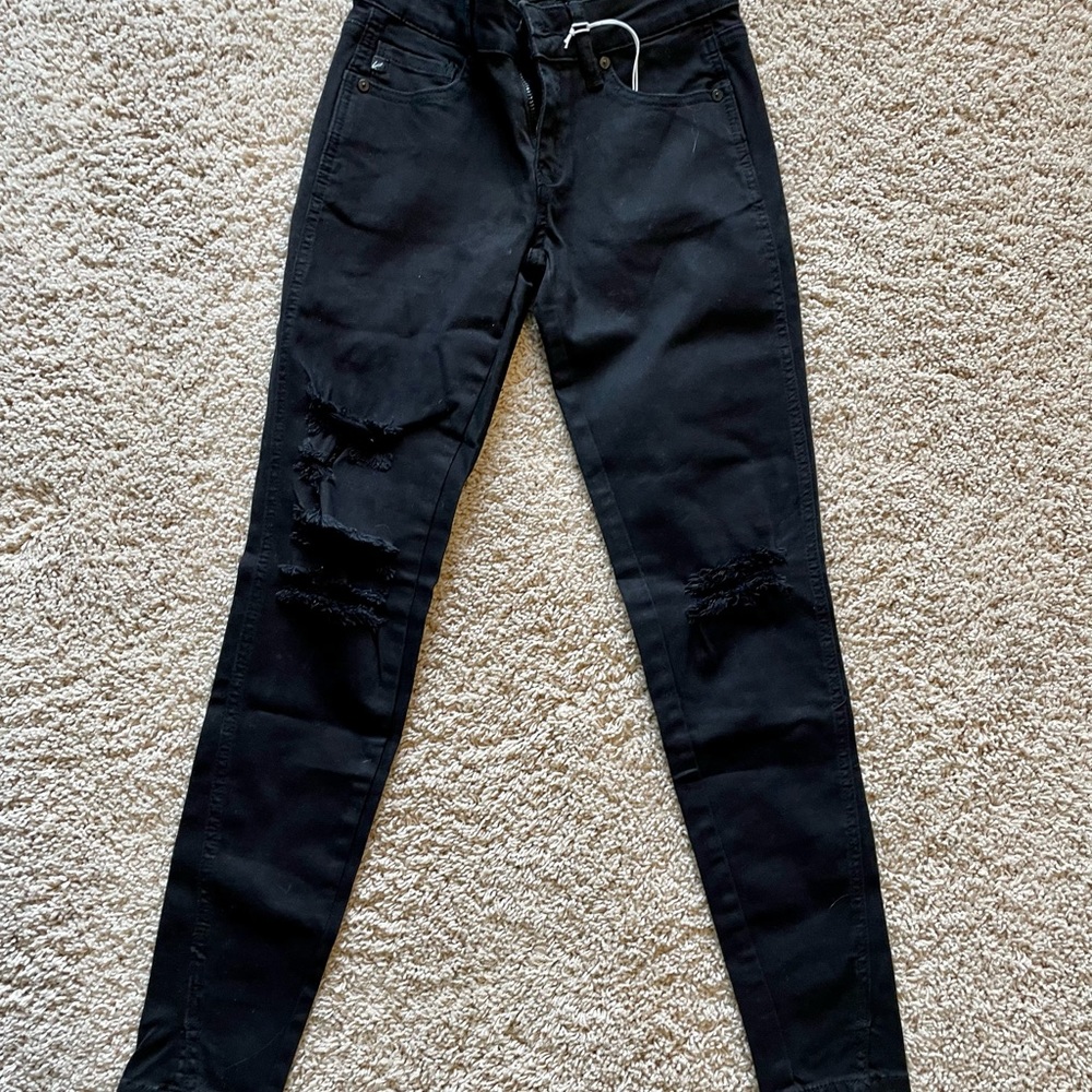 Kancan Black NWT size 1/24 distressed mid rise jean